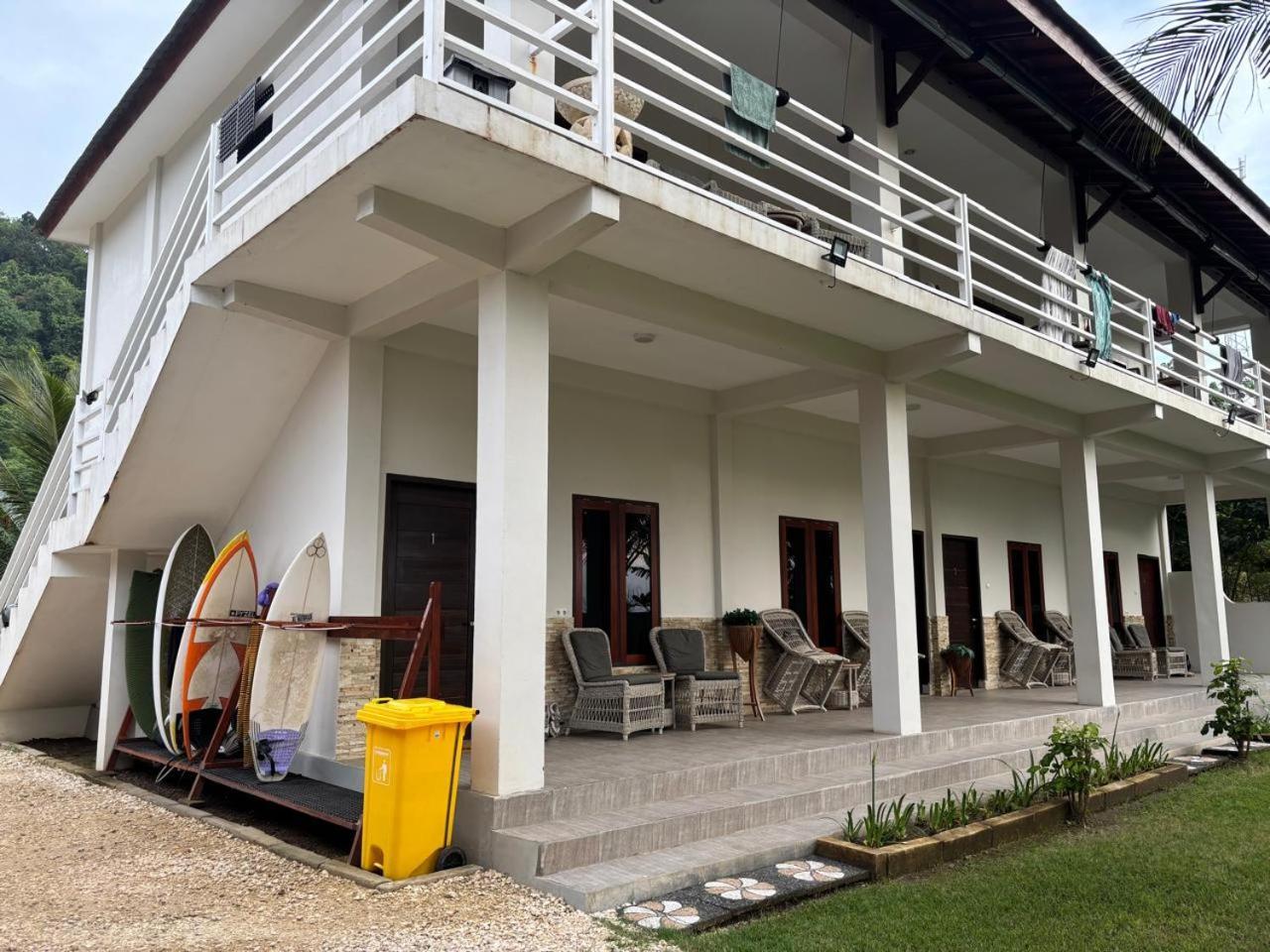 Mama Nings Beach Hotel Sekongkang Exterior foto