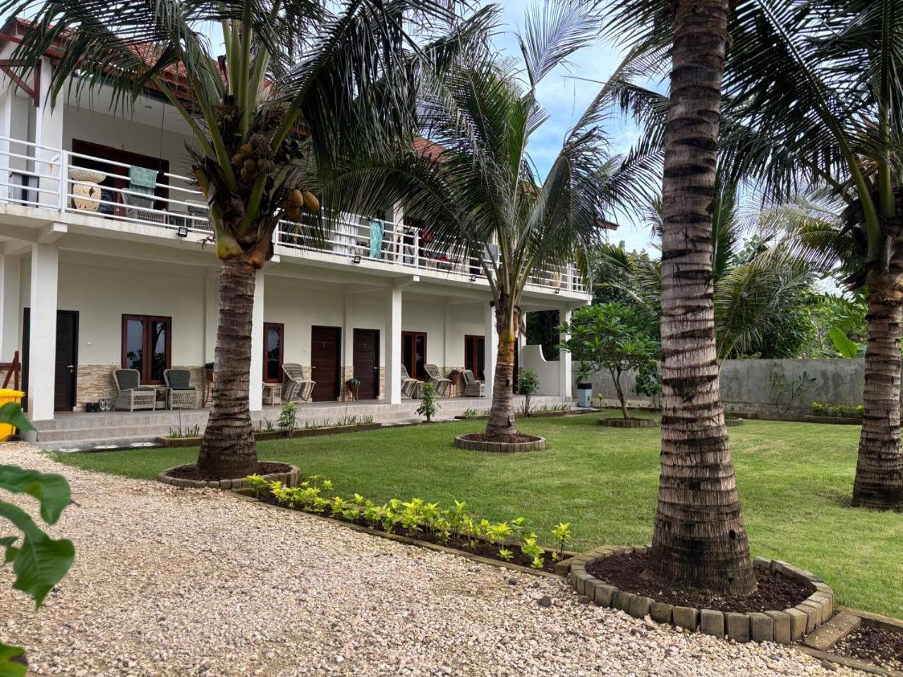 Mama Nings Beach Hotel Sekongkang Exterior foto
