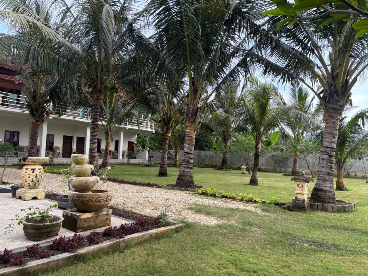 Mama Nings Beach Hotel Sekongkang Exterior foto